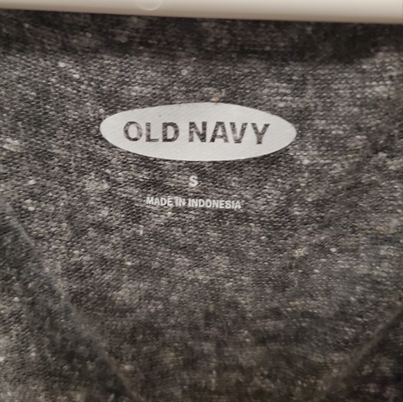 12/$30   🤍🖤like new old navy knit tank with knot detailing - heathered grey - Picture 3 of 7